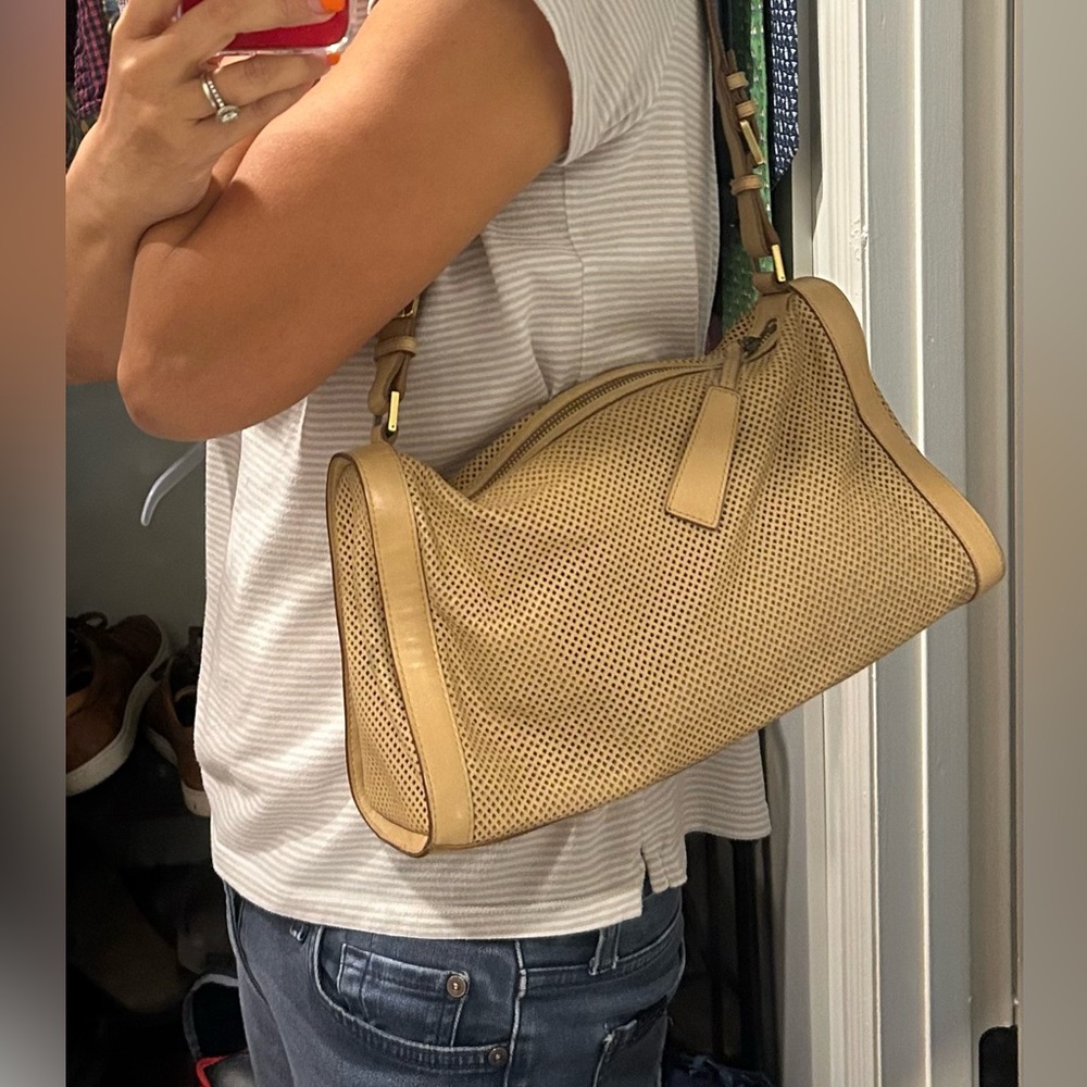 GUCCI Vintage Cutout Leather Shoulder Bag with coin bag inside
